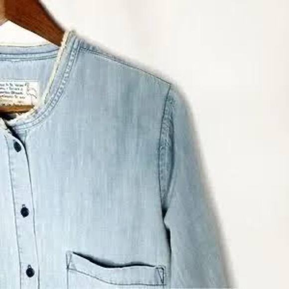 #210 NWT FREE PEOPLE x SANDRINE ROSE Mandarin Neckline Raw Edge Denim Shirt SzSm - Picture 8 of 8